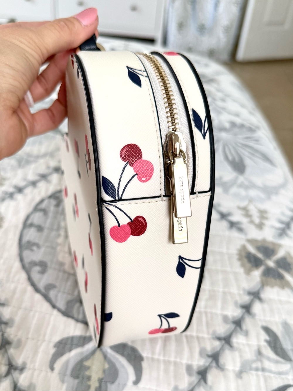 AUTHENTIC Kate Spade Love Shack Cherry Heart Crossbody WHITE Pink - Picture 6 of 7